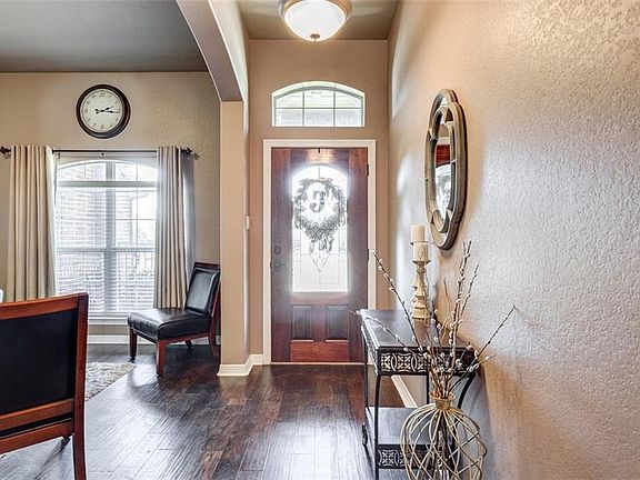 4th image of 141 Big Willow Ct