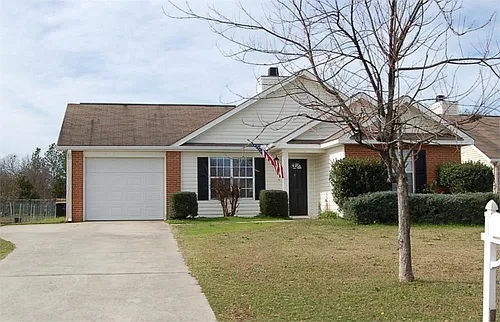 108 Georgetown Blvd Photo 1