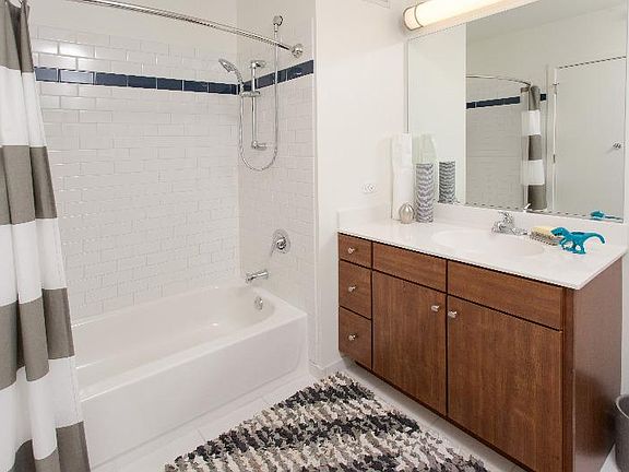 4th image of 303 E Wacker Dr Ste 1280