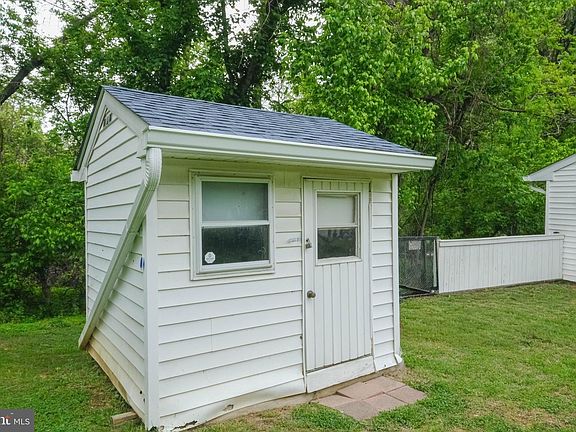 5th image of 83 Hostler Rd