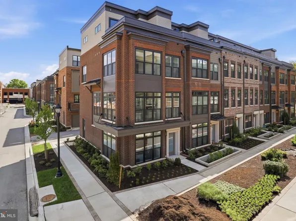 5518 Topaz Ln, Bethesda, MD 20816