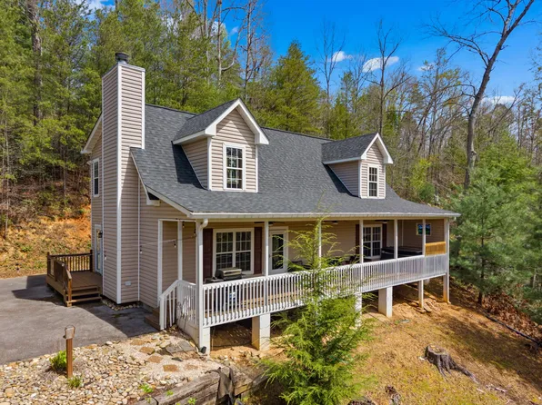 2129 Duck Pond Ln, Sevierville, TN 37876