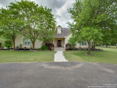 689 Rosewood Ave, Boerne, TX, 78006