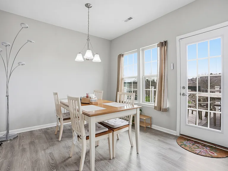 404 Aprilmae Way — Photo 16