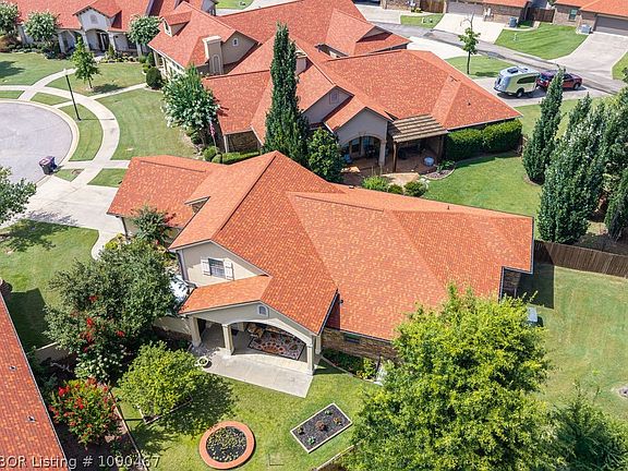 4th image of 8114 Rome Way