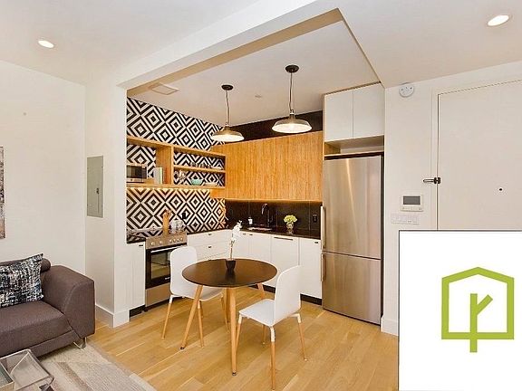 5th image of 961 Willoughby Ave #333