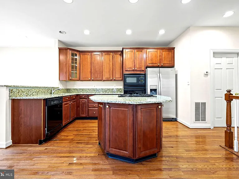 4519 Fair Valley Dr — Photo 9
