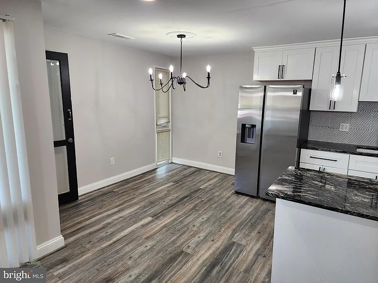 7328 Donnell Pl — Photo 4