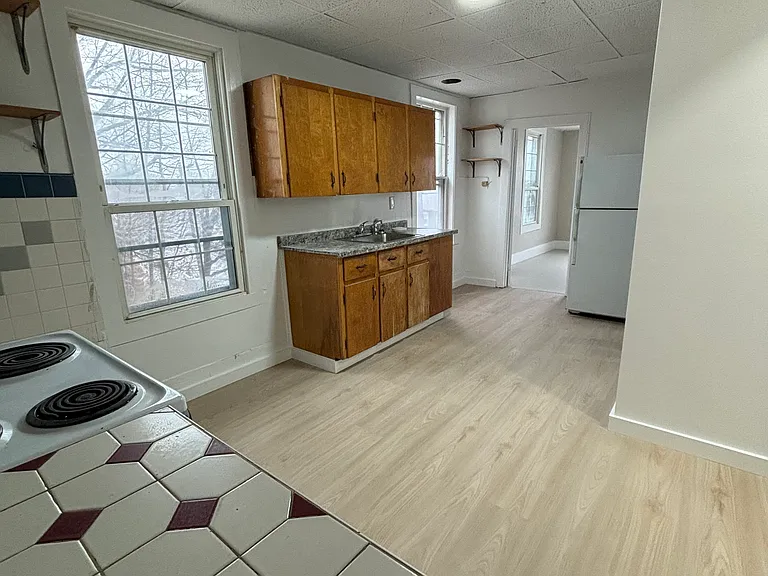 173 High St #15 — Photo 6