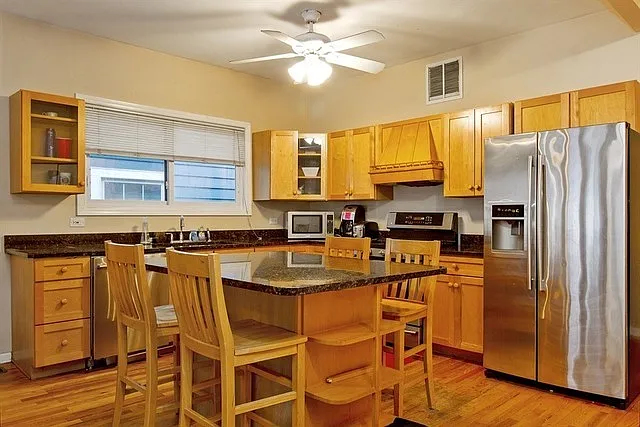 Ashland 2422 - kitchen1_03282017