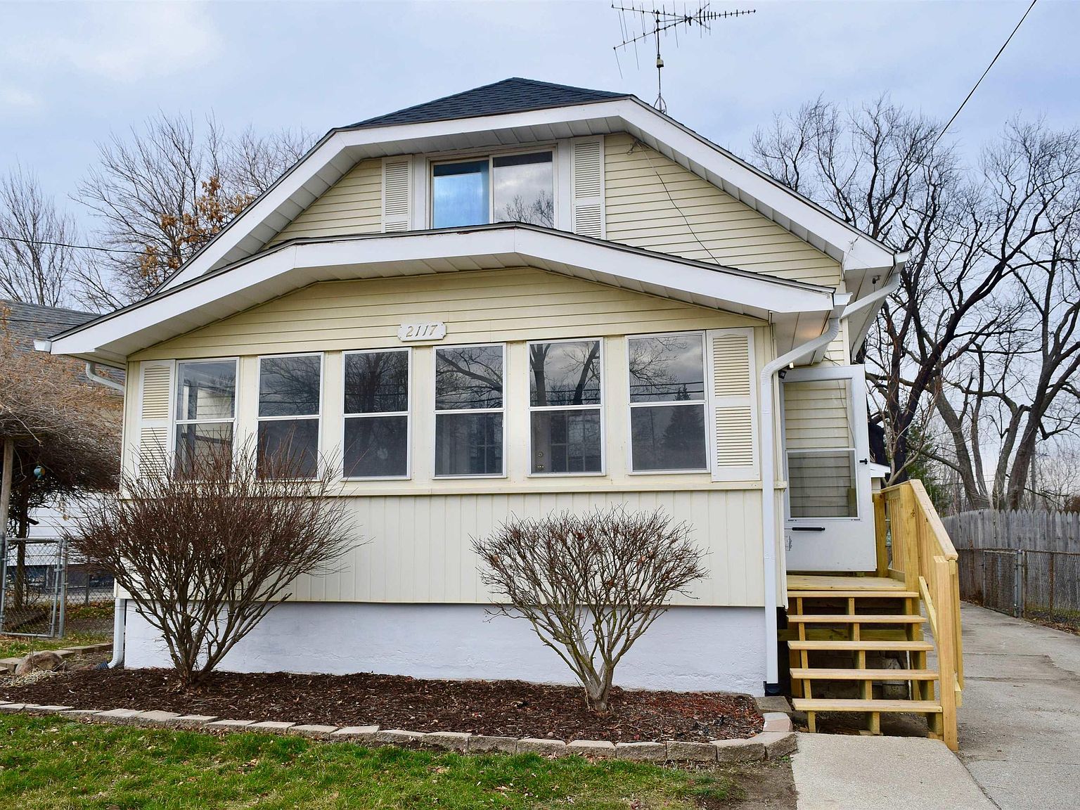 2117 Kenneth St Burton MI 48529 Zillow