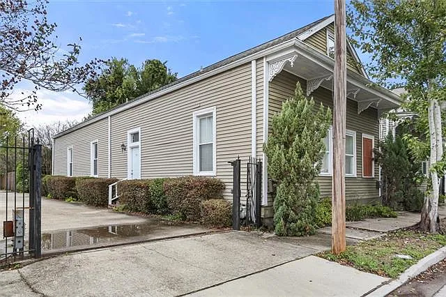 1726 Burdette St — Photo 1