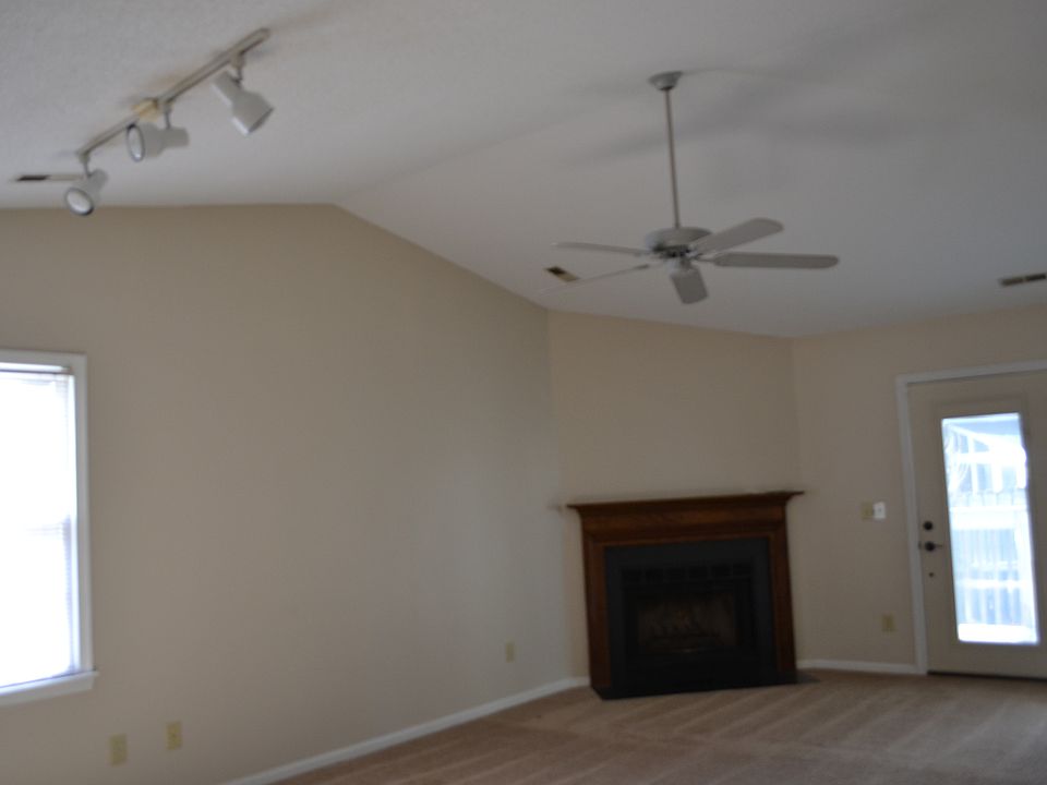 1st image of 33 Brandy Ct