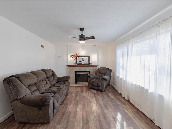 3rd image of 4427 Schmittwoods Ct
