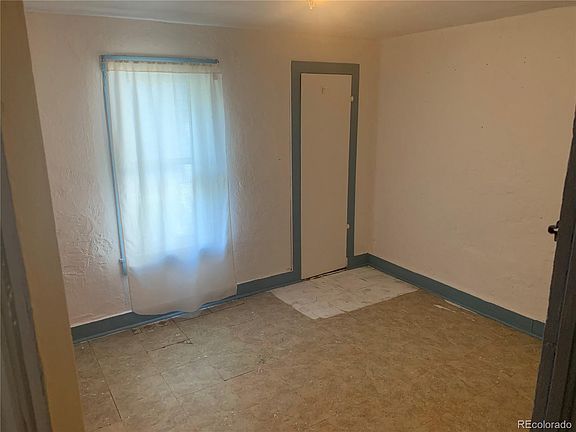5th image of 410 Baker St