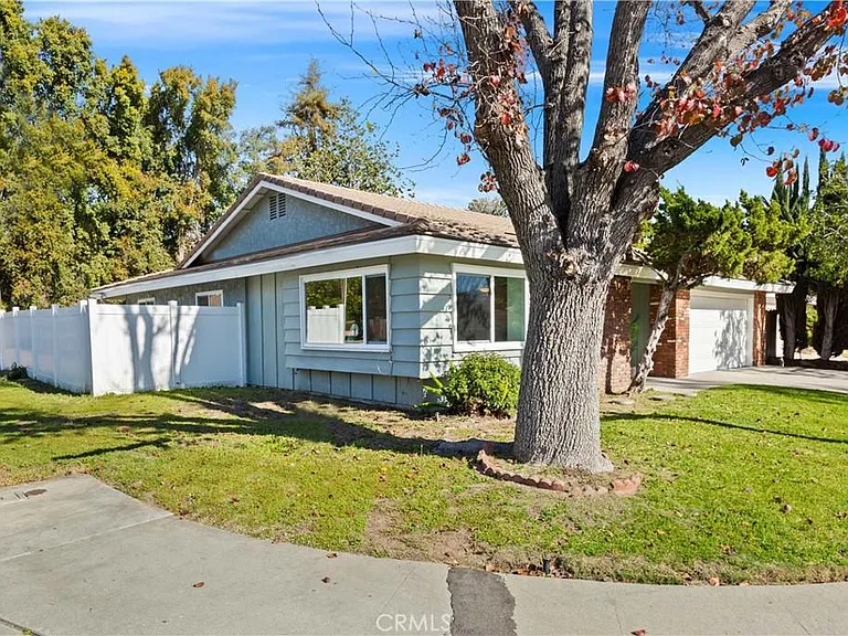 8803 Jaylee Dr — Photo 2