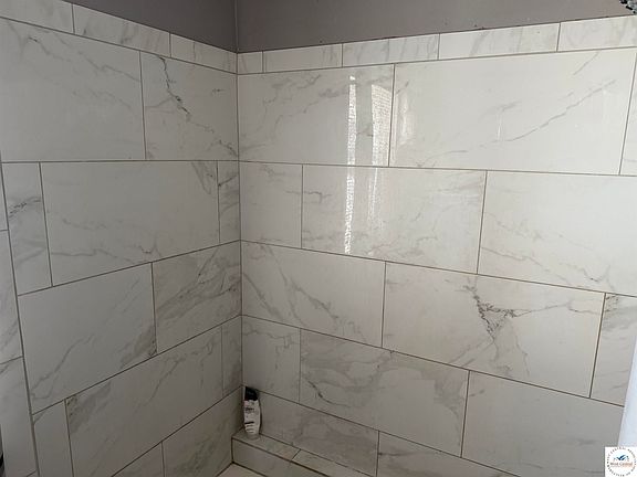 5th image of 6045 NE 601st Rd