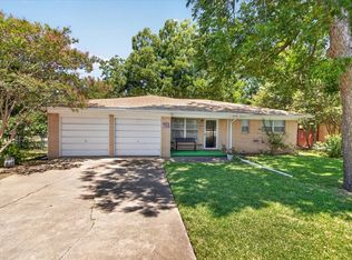307 Estates Dr, Woodway, TX 76712