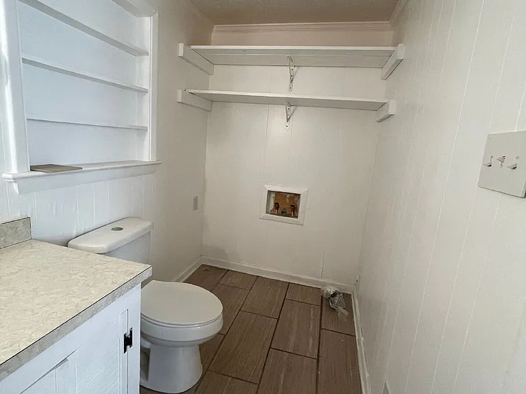 104 Brock St — Photo 34
