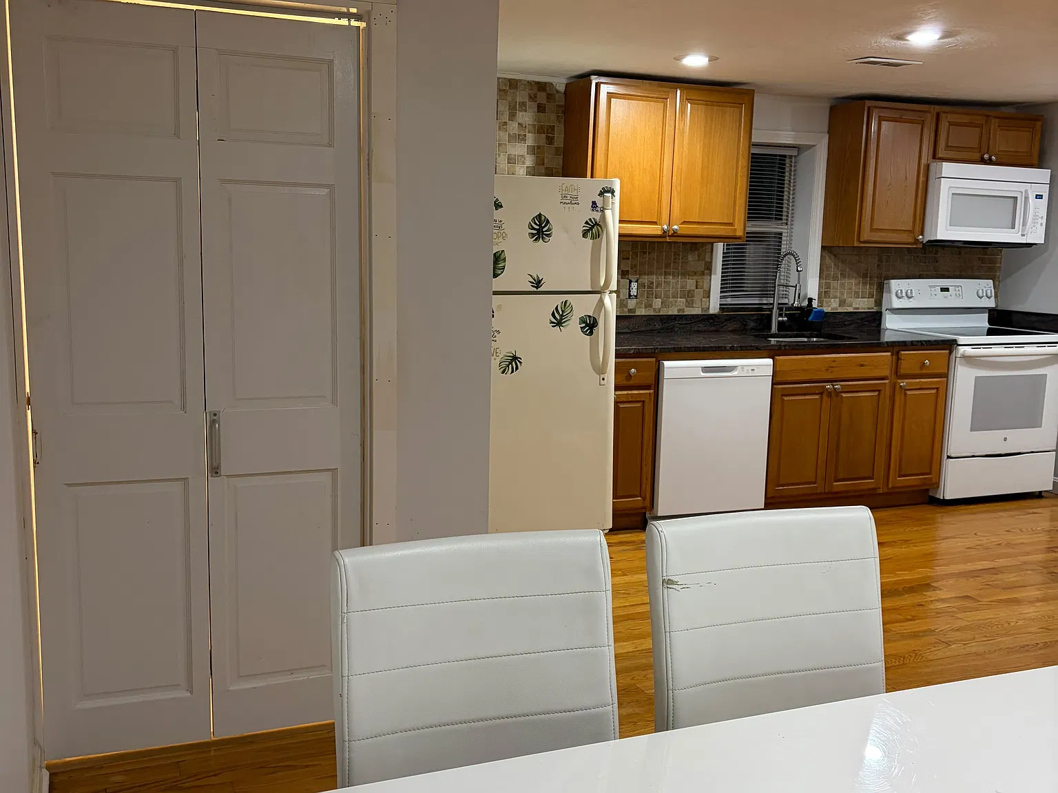 1 bed, 900 sqft, $2,200 — Photo 2
