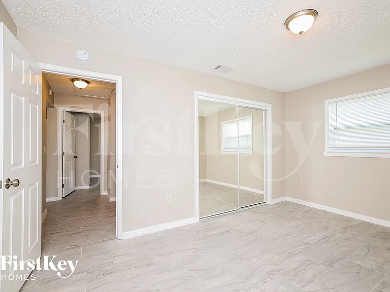 724 Dromedary Dr — Photo 12