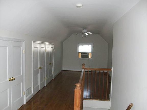 upper bedroom