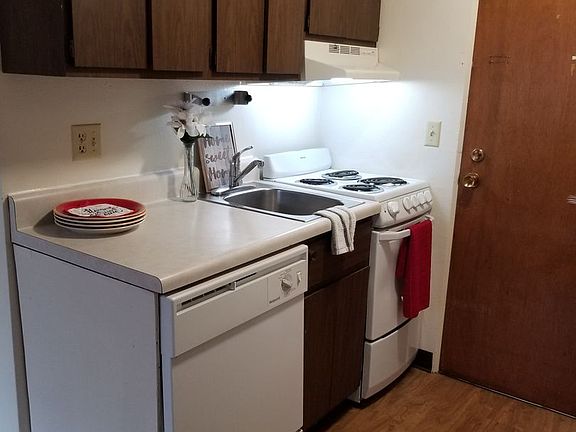 5th image of 126 S Franklin St #18785740