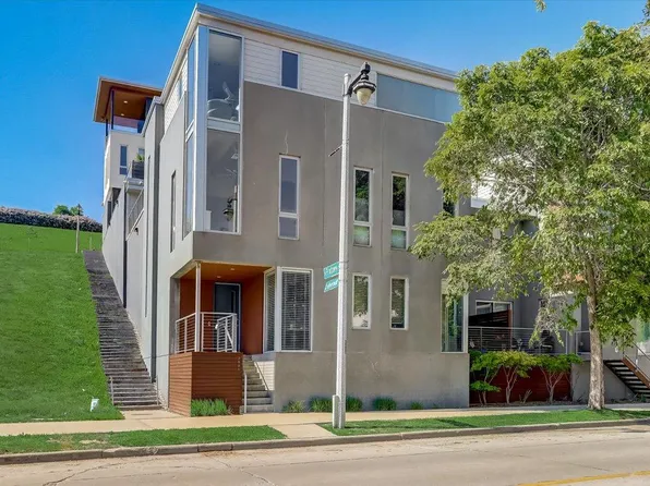 2001 N Commerce St #2001, Milwaukee, WI 53212