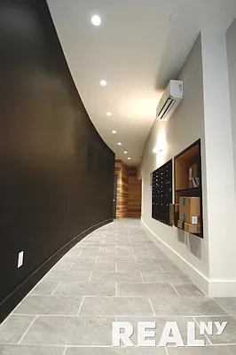 Rented by REAL New York | media 24