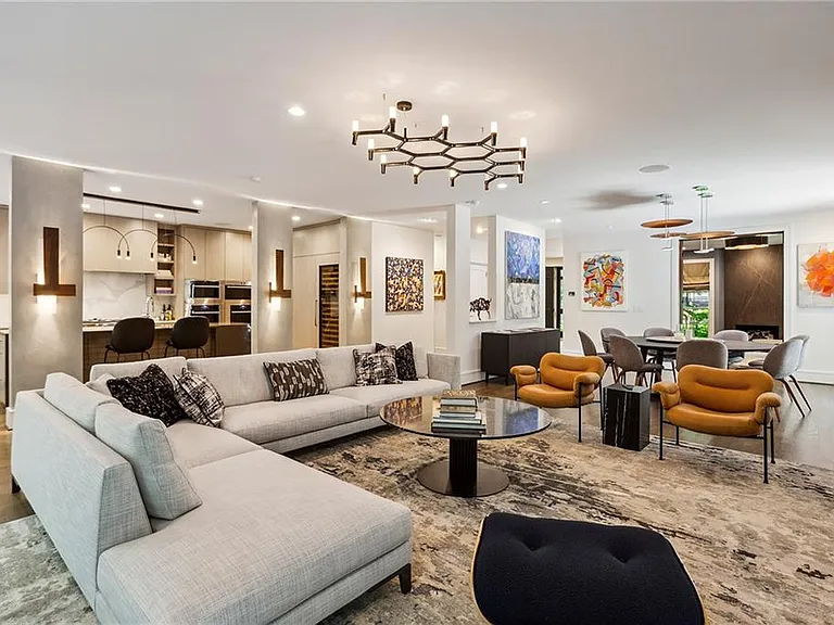 2525 Peachtree Rd NE #32 — Photo 9