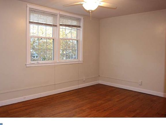 5th image of 926 Dover Ave