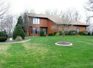 160 Blackstone Dr, New Castle, PA 16105