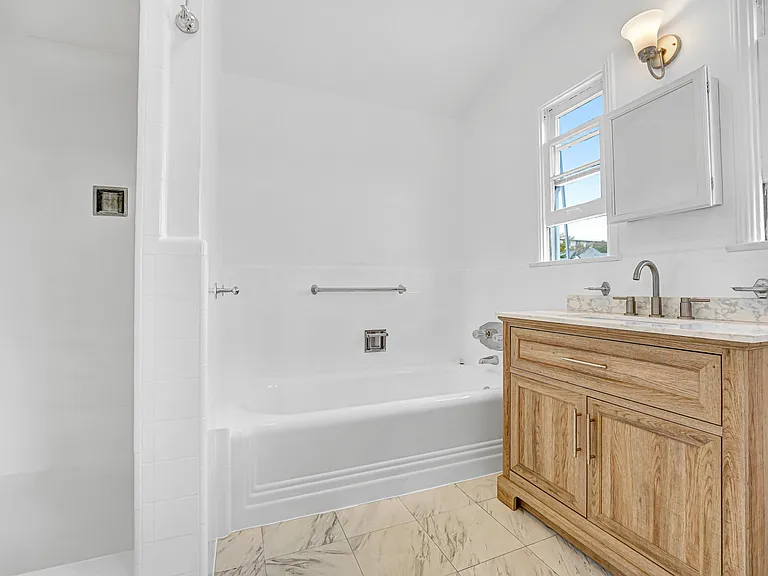 262 S Spalding Dr #1/2 — Photo 13