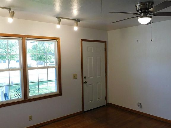 2nd image of 210 Mesquite Dr