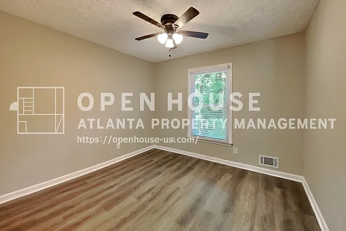 798 Brownlee Ln — Photo 12
