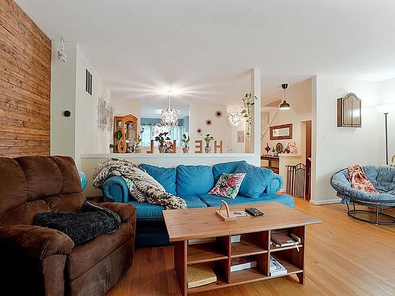 3rd image of 5622 Gosling Ct