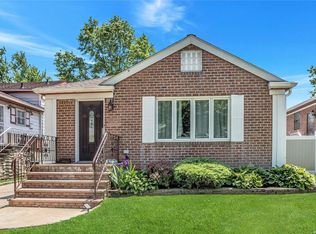 20940 27th Ave, Bayside, NY 11360