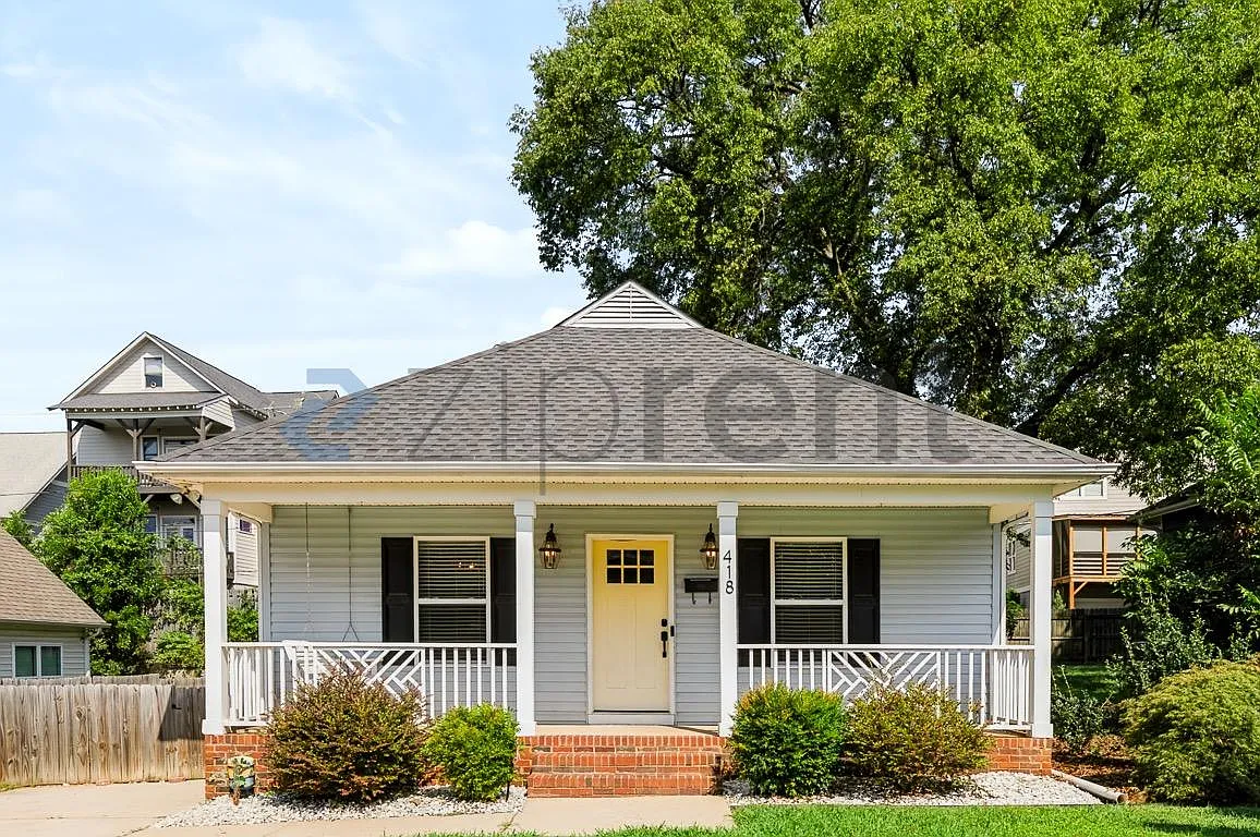 4 bed, 1332 sqft, $2,500 — Photo 1