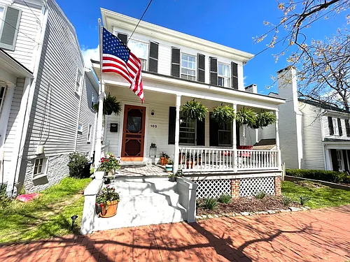 105 Caroline St Photo 1