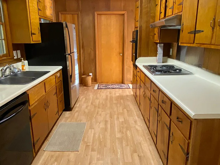 807 Watts Dr SE — Photo 6