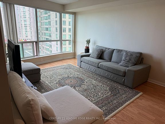 4th image of 18 Lee Centre Dr #903
