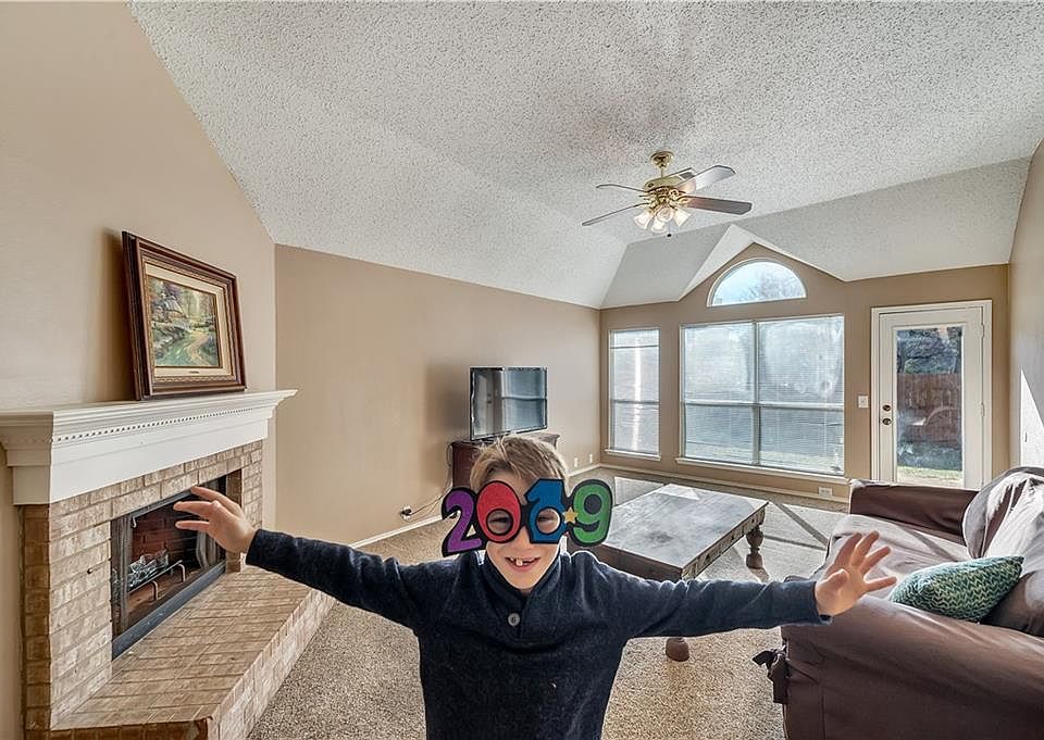 1st image of 624 Lake Bridge Dr