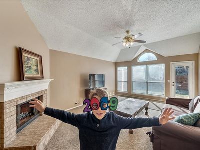 624 Lake Bridge Dr, Lake Dallas, TX, 75065