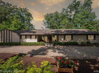 4020 Watuga St, Commerce Township, MI 48390