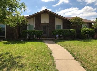 2122 Meadfoot Rd, Carrollton, TX 75007