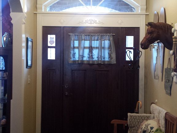 4th image of 276 S Vineyard Ave