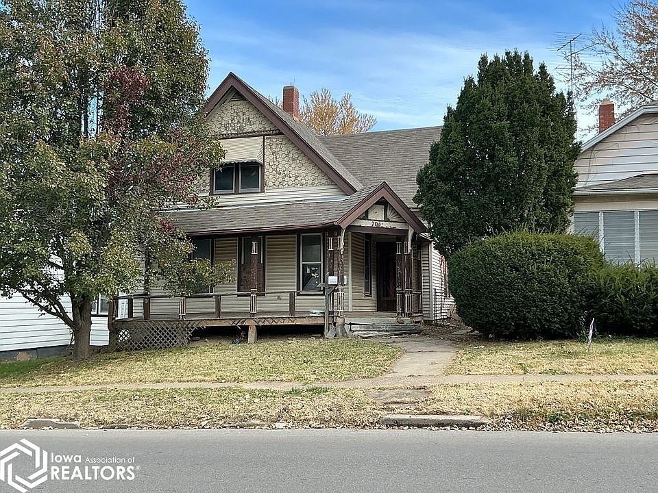 1st image of 704 S 9th St