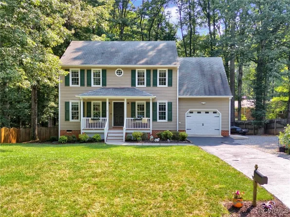 1207 Amber Forest Dr, Midlothian, VA 23114