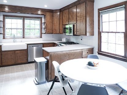 4th image of 215 Eastwood Drive Ext