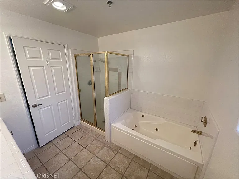10630 Moorpark St #104 — Photo 46